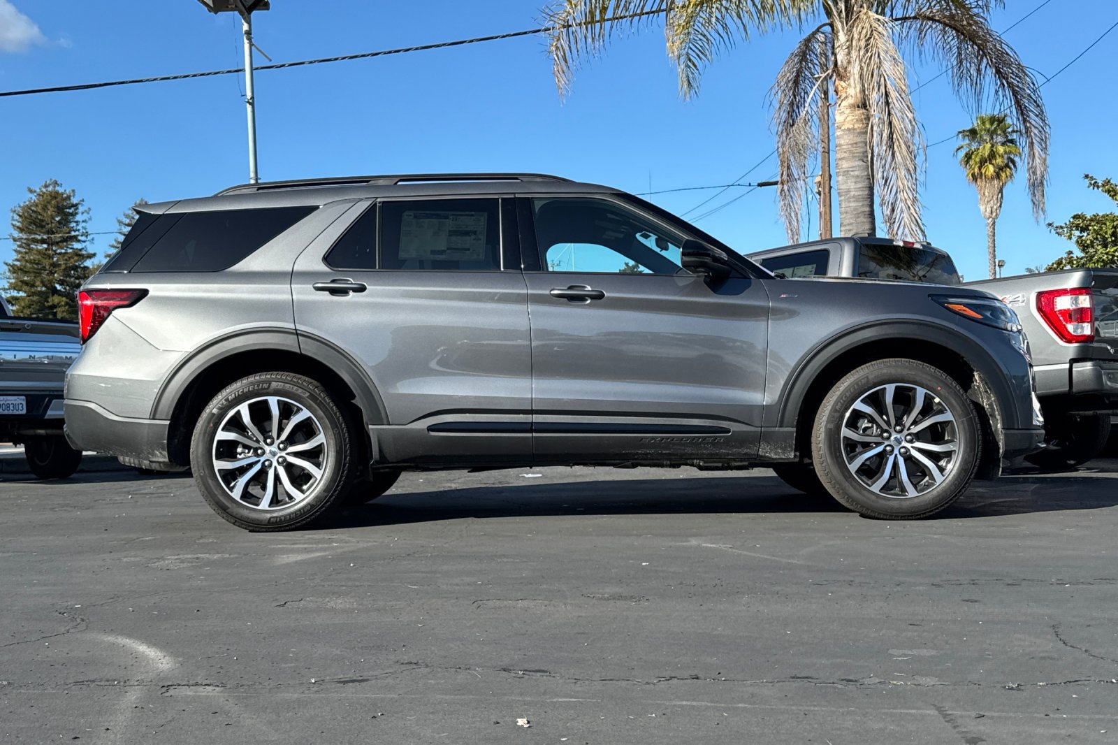 New 2026 Ford Explorer ST-Line AWD/4WD image 2