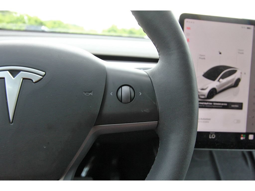 Used 2023 Tesla Model Y Long Range AWD/4WD image 18