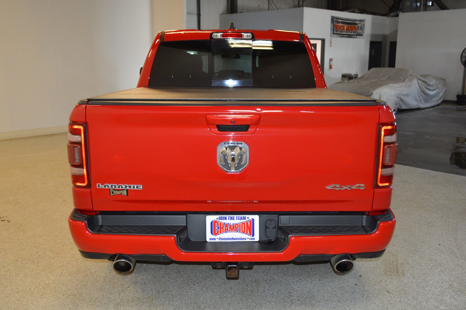 Used 2019 RAM 1500 Laramie w/ Sport Appearance Package image 4