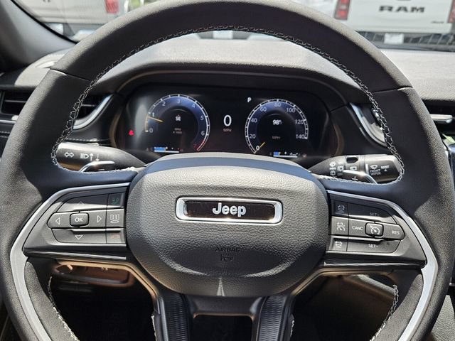 New 2025 Jeep Grand Cherokee L Laredo w/ Luxury Tech Group I RWD image 20