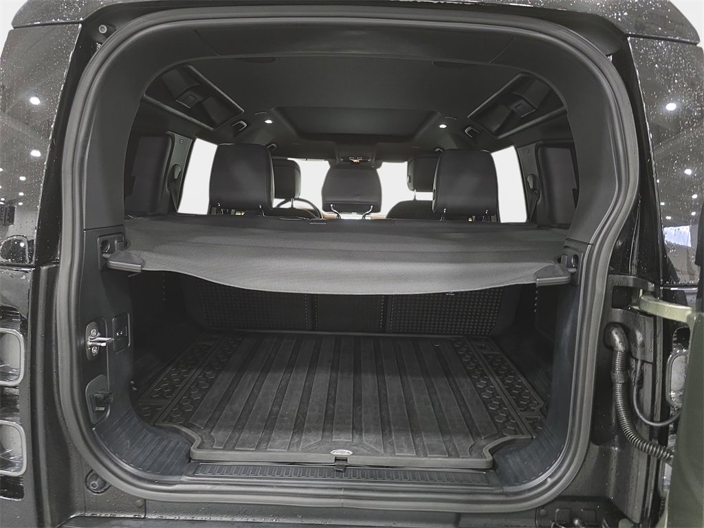 Used 2022 Land Rover Defender 110 X image 29