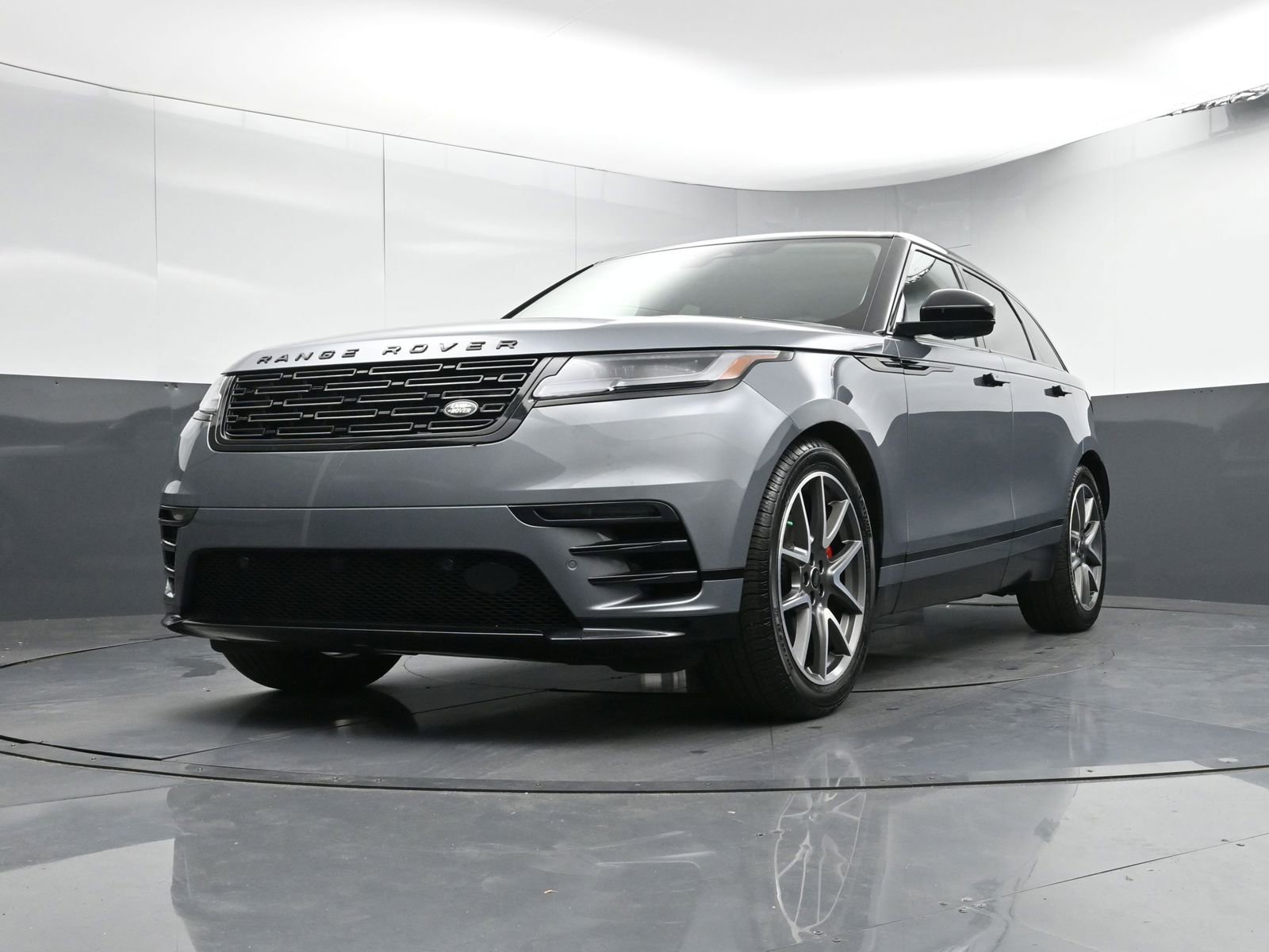 New 2025 Land Rover Range Rover Velar Dynamic SE image 27