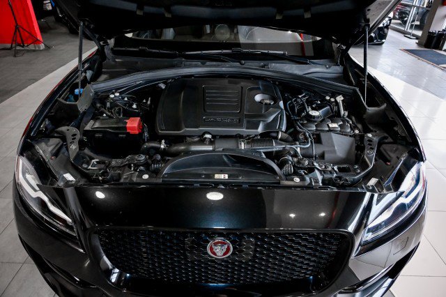 Used 2019 Jaguar F-PACE R-Sport image 51