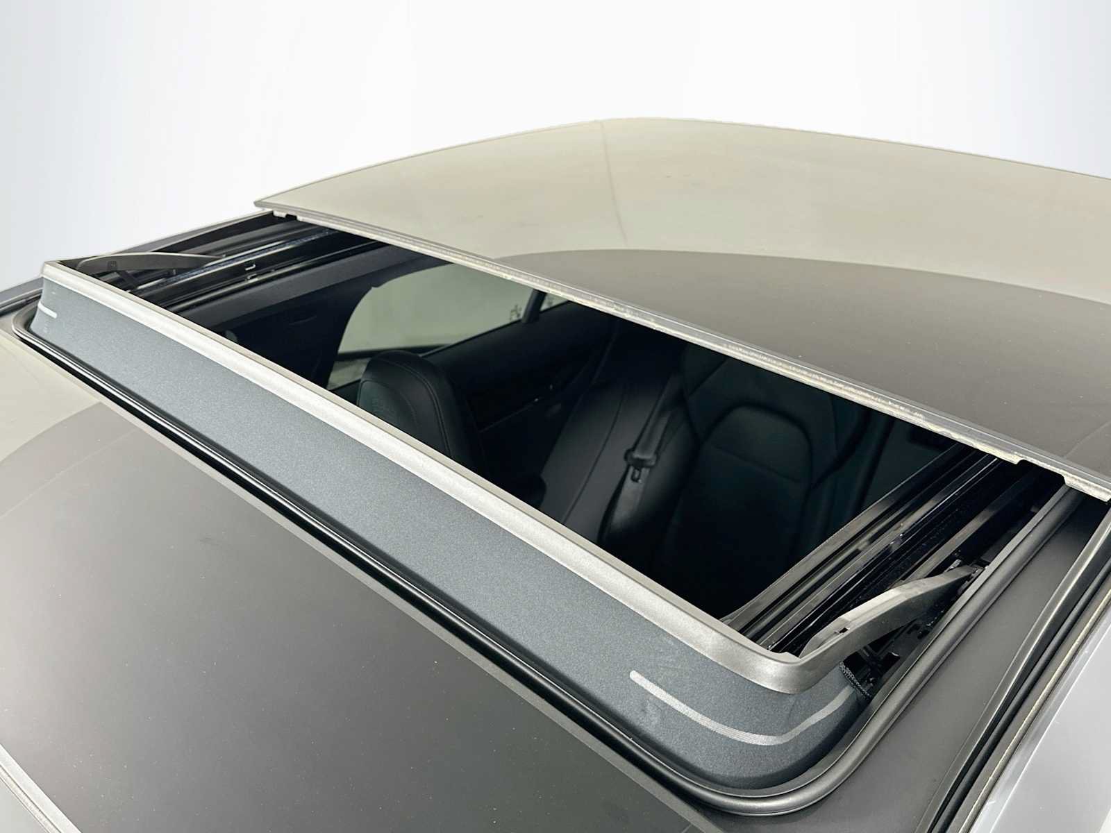 New 2026 Porsche Panamera RWD image 21