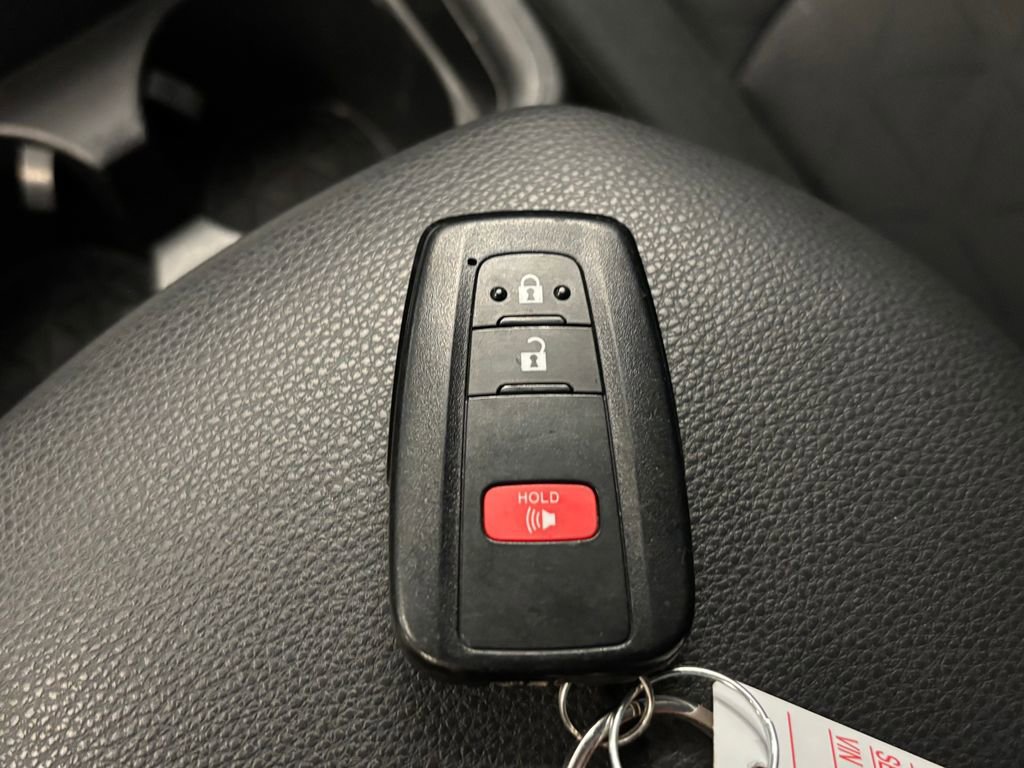 Used 2020 Toyota RAV4 XLE w/ XLE Grade Weather Package AWD/4WD image 16