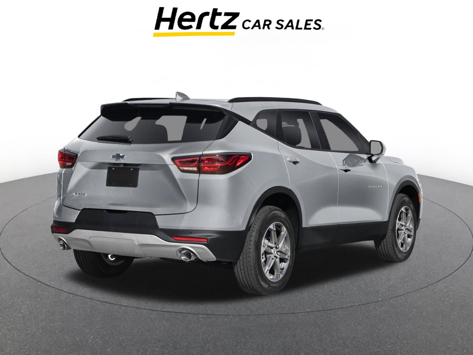 Used 2026 Chevrolet Blazer LT FWD image 2