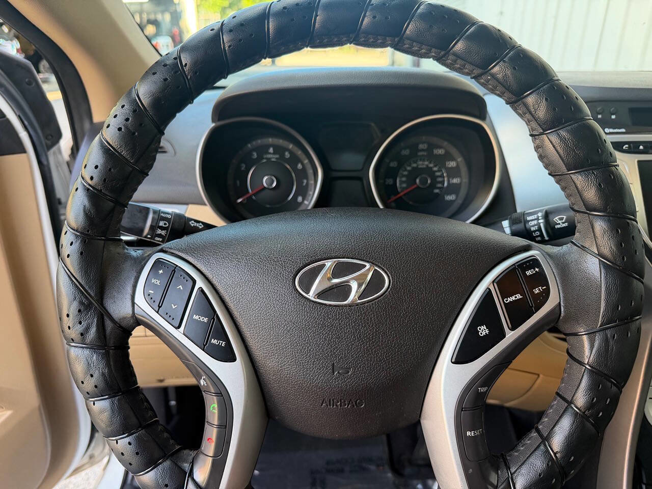 Used 2012 Hyundai Elantra Limited FWD image 22