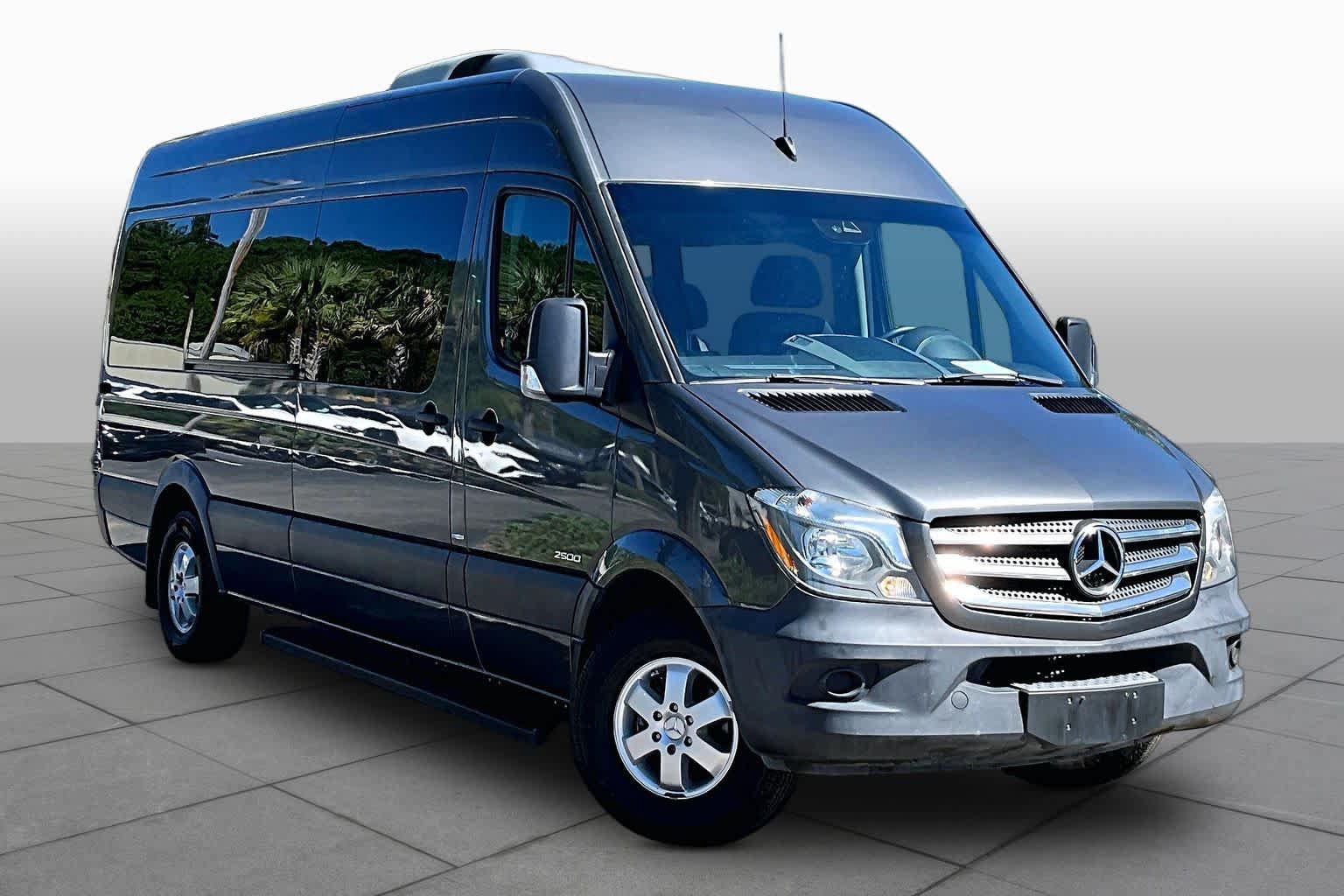 Used 2016 Mercedes-Benz Sprinter 2500 image 3