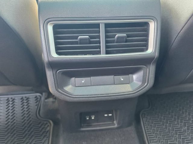 Certified 2025 Volkswagen Atlas Cross Sport SEL R-Line AWD/4WD image 16