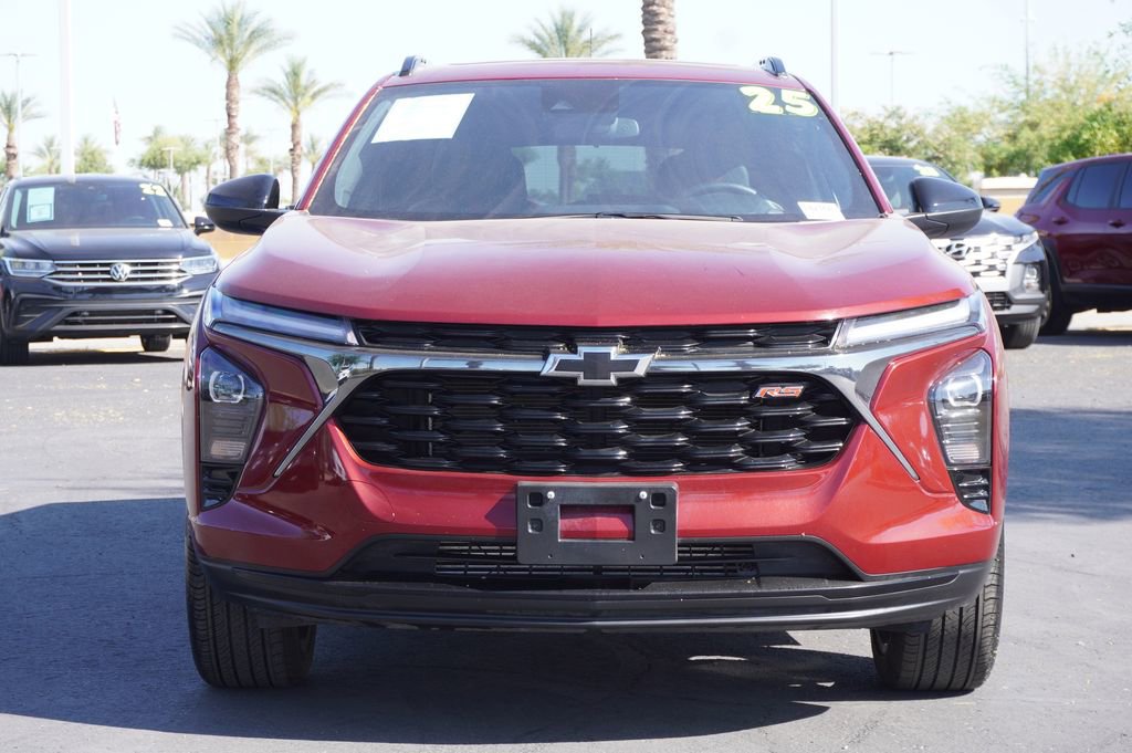 Used 2025 Chevrolet Trax RS w/ Sunroof Package FWD image 5