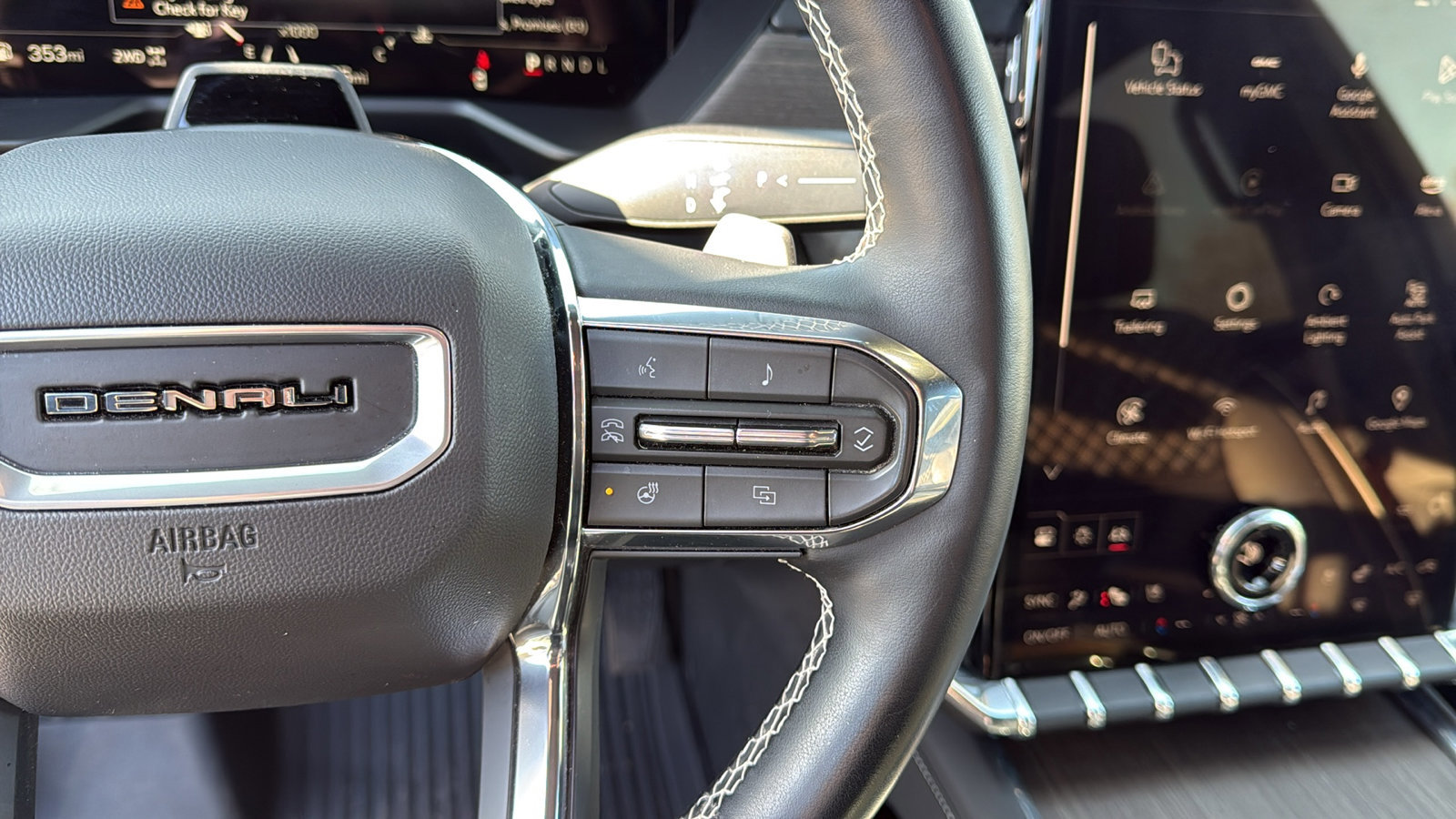 Used 2024 GMC Acadia Denali w/ Super Cruise Package image 17