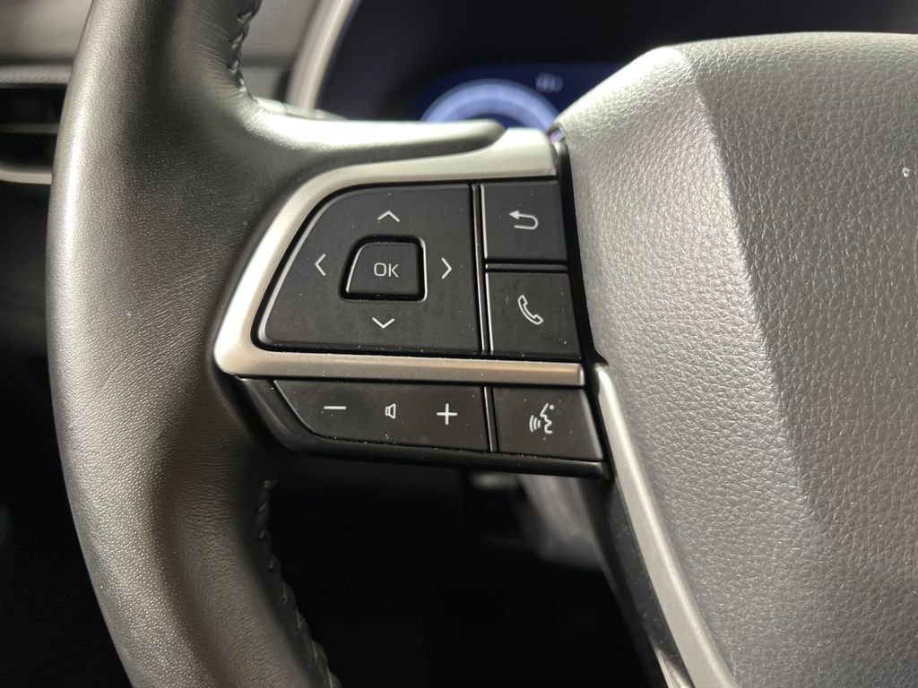 Certified 2025 Toyota Highlander XSE image 26