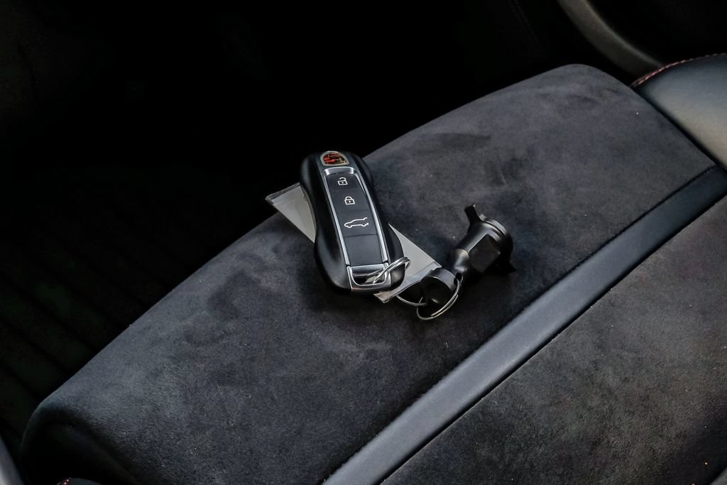 Used 2022 Porsche Cayenne GTS AWD/4WD image 69