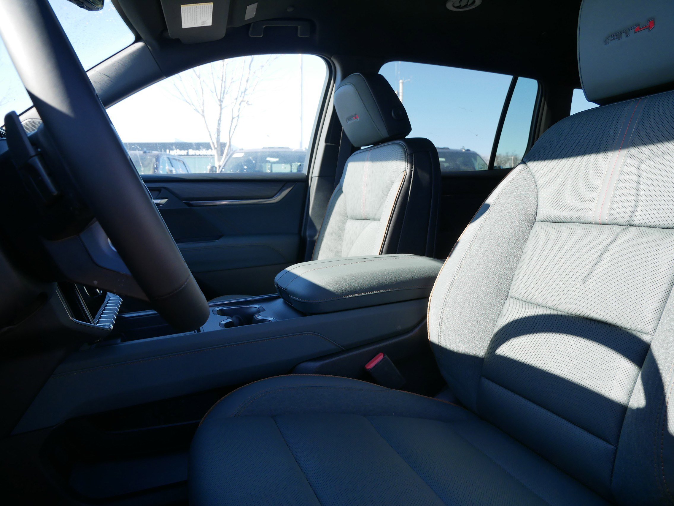 New 2026 GMC Acadia AT4 w/ Luxury Package AWD/4WD image 4