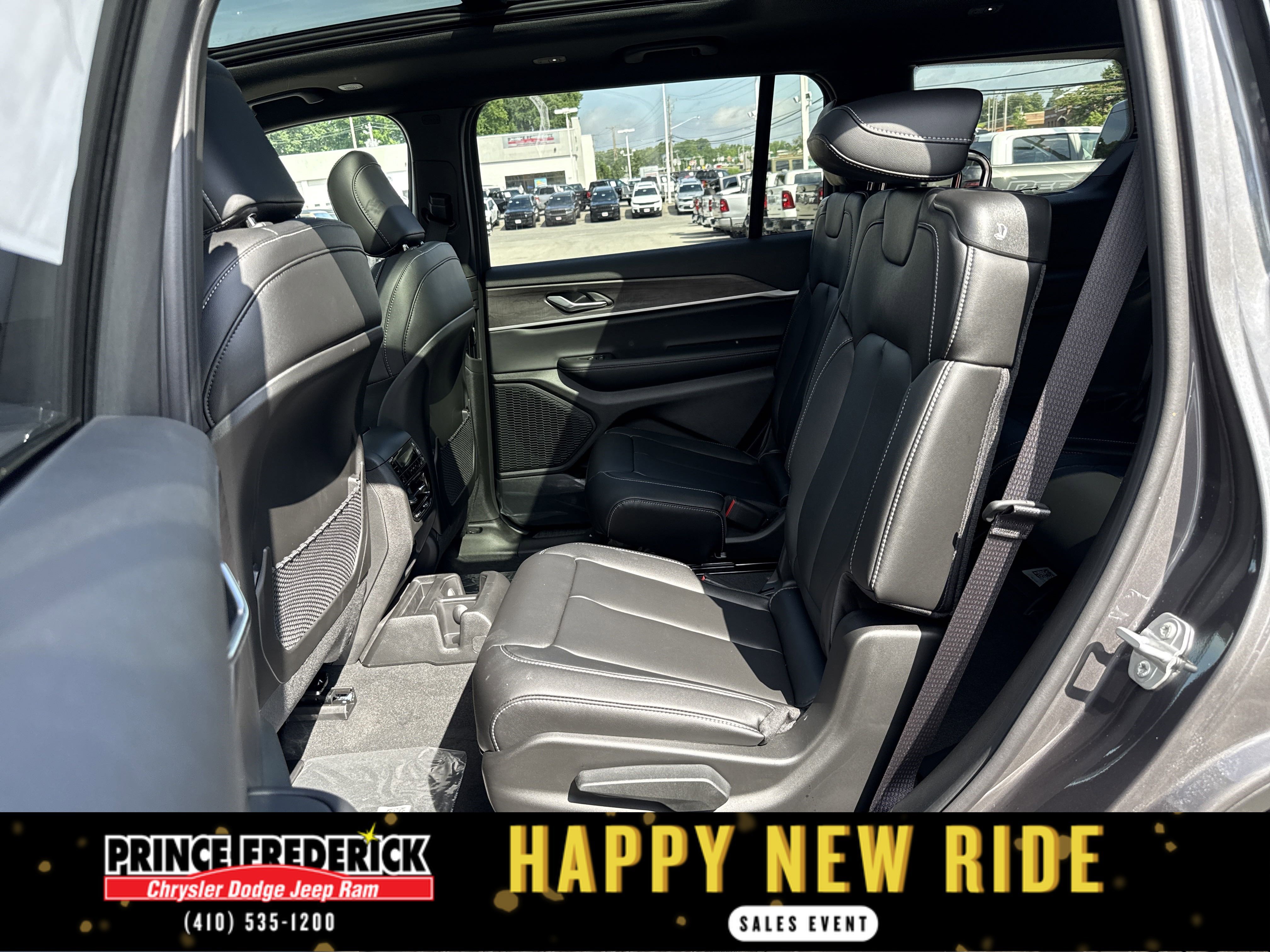 New 2025 Jeep Grand Cherokee L Limited w/ Black Appearance Package image 13