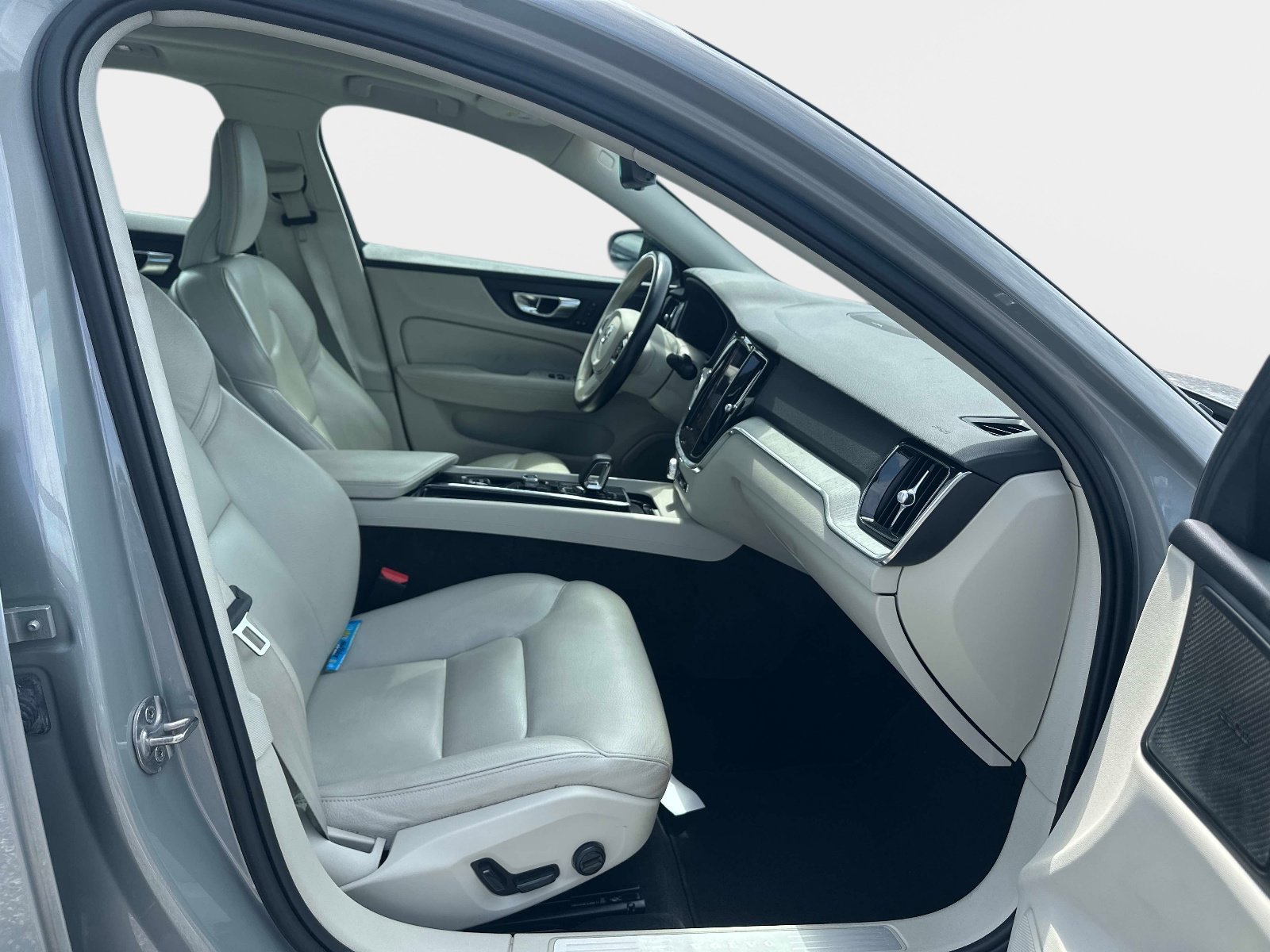 Used 2024 Volvo S60 B5 Plus FWD image 7