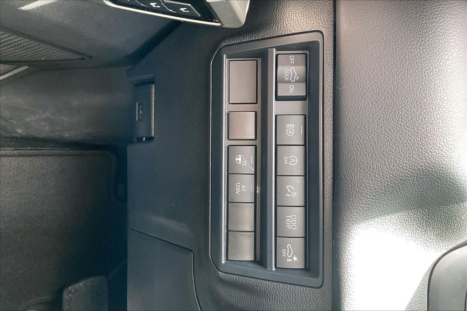 Used 2024 Toyota Tundra Limited AWD/4WD image 33