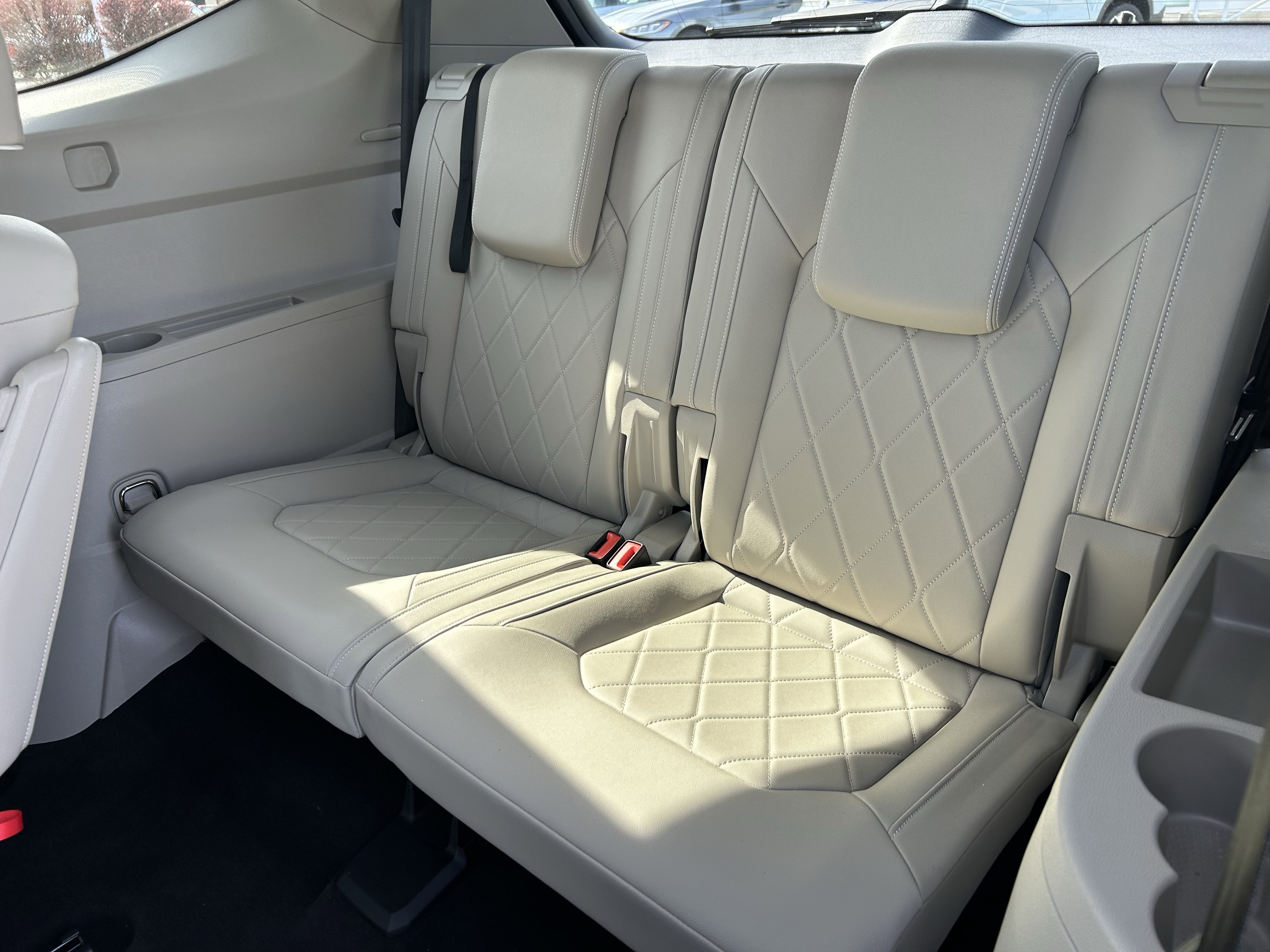 Certified 2025 Volkswagen Atlas SEL Premium R-Line image 26