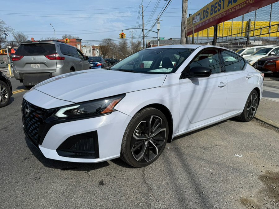 Used 2025 Nissan Altima 2.5 SR image 3