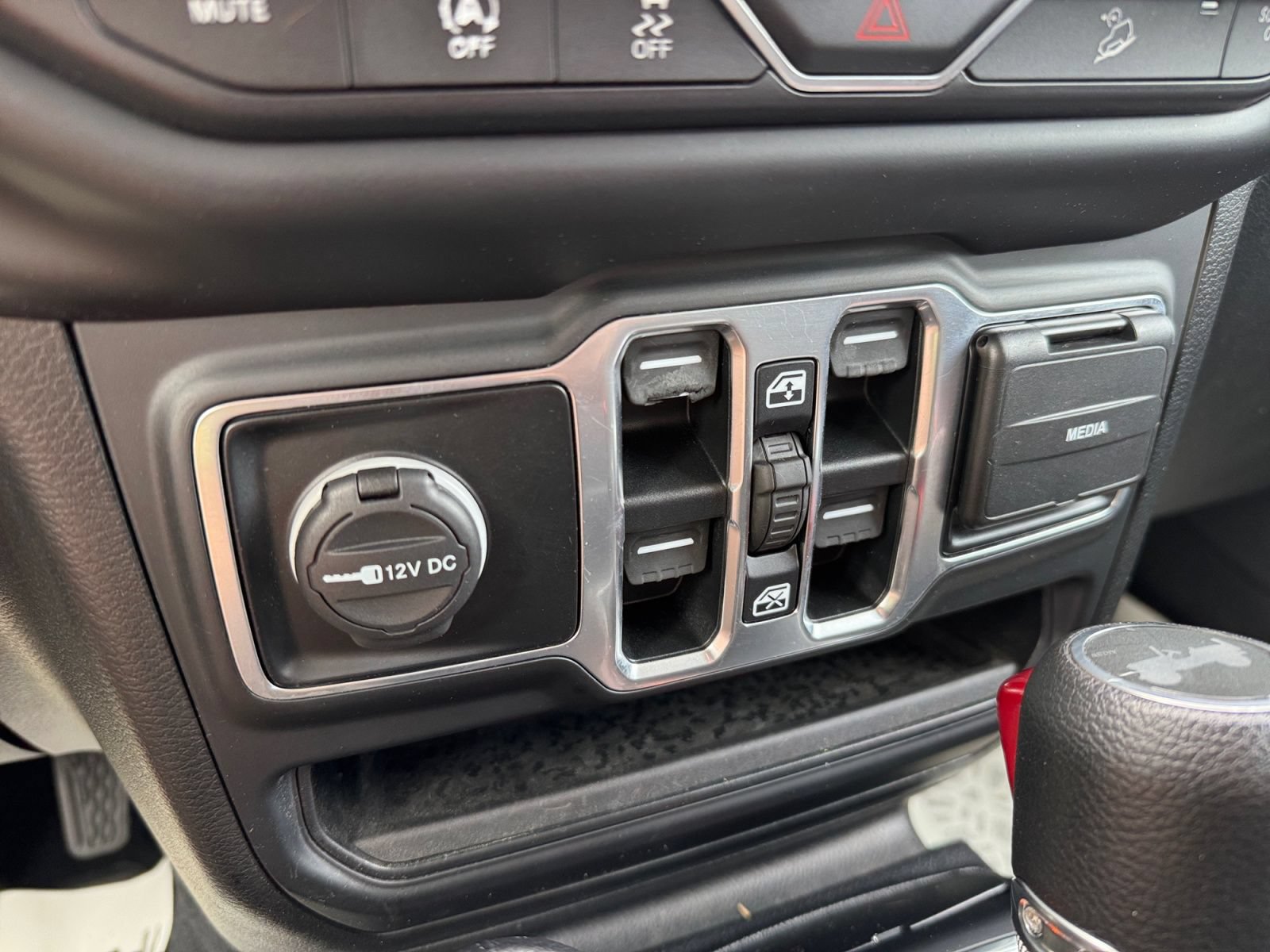 Used 2020 Jeep Wrangler Unlimited Sport S AWD/4WD image 17