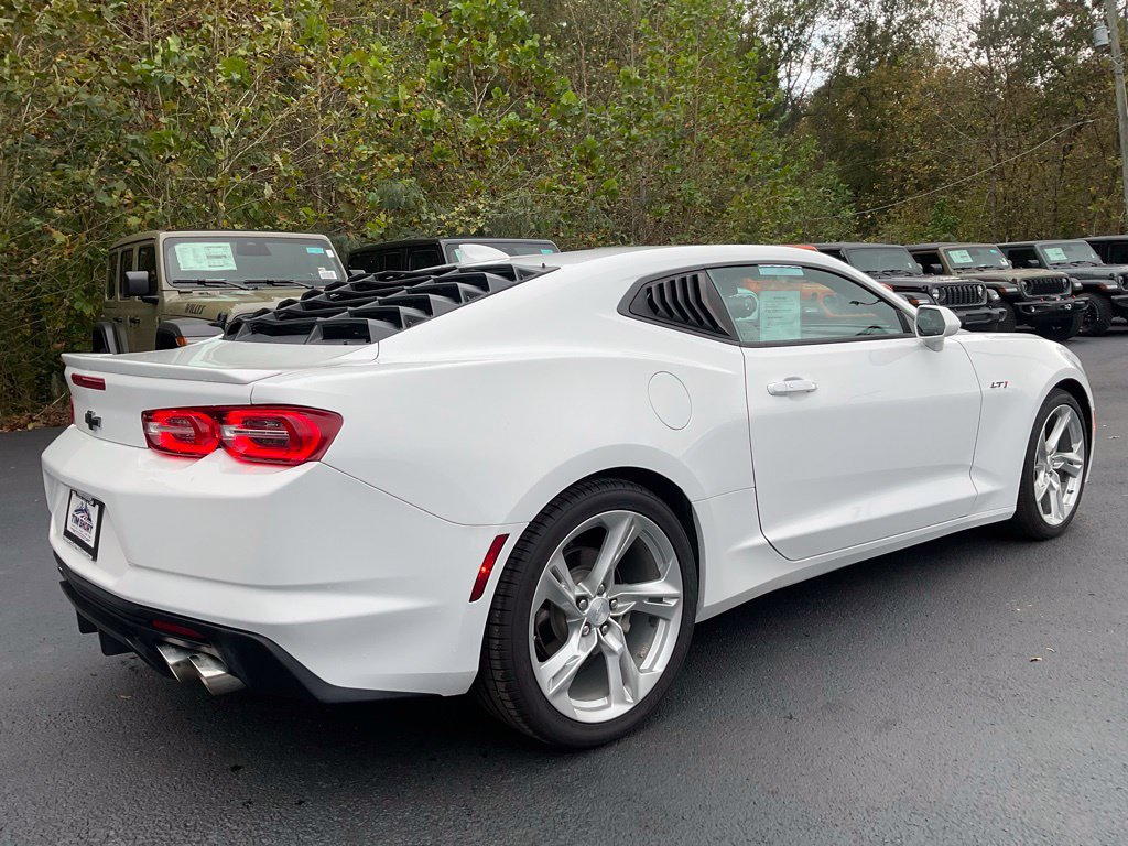Used 2022 Chevrolet Camaro LT RWD image 6
