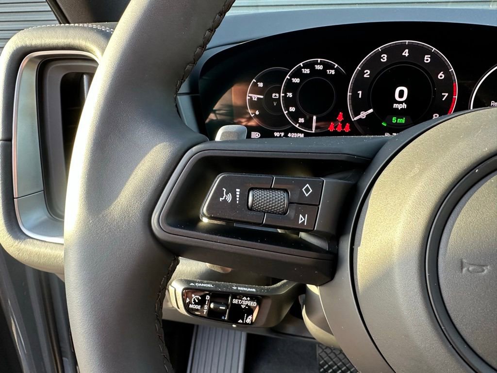 Used 2026 Porsche Cayenne E-Hybrid Coupe image 17