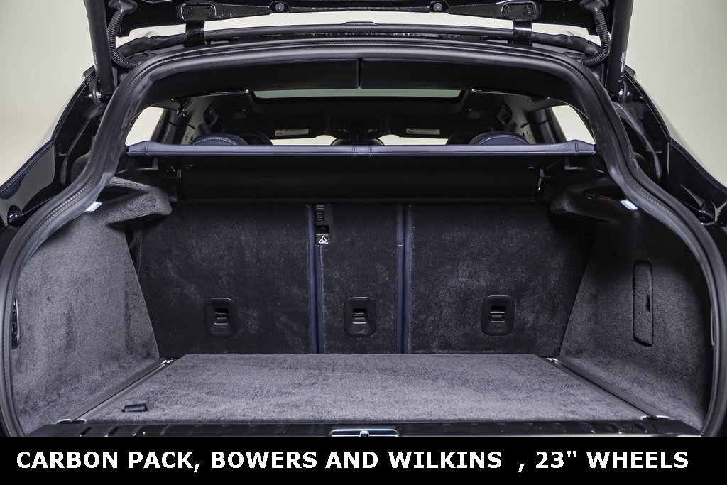 Used 2025 Aston Martin DBX 707 image 32