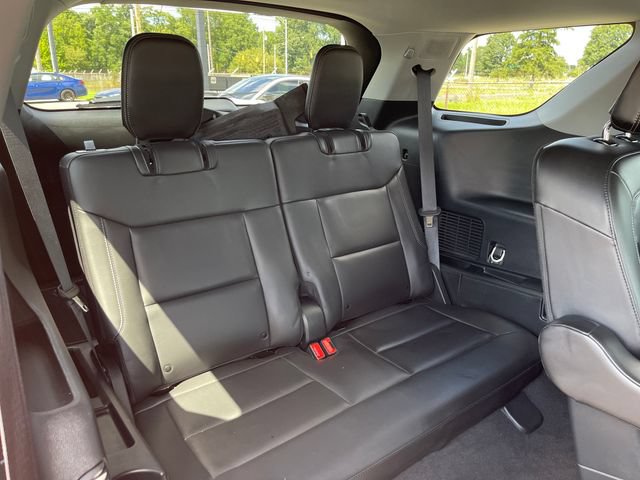 Used 2024 Ford Explorer XLT w/ Equipment Group 202A AWD/4WD image 28