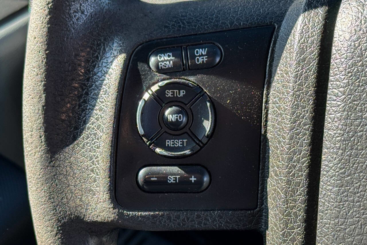 Used 2016 Ford F550 4x4 Regular Cab Super Duty w/ Power Equipment Group image 33