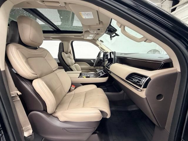Used 2024 Lincoln Navigator Reserve AWD/4WD image 28