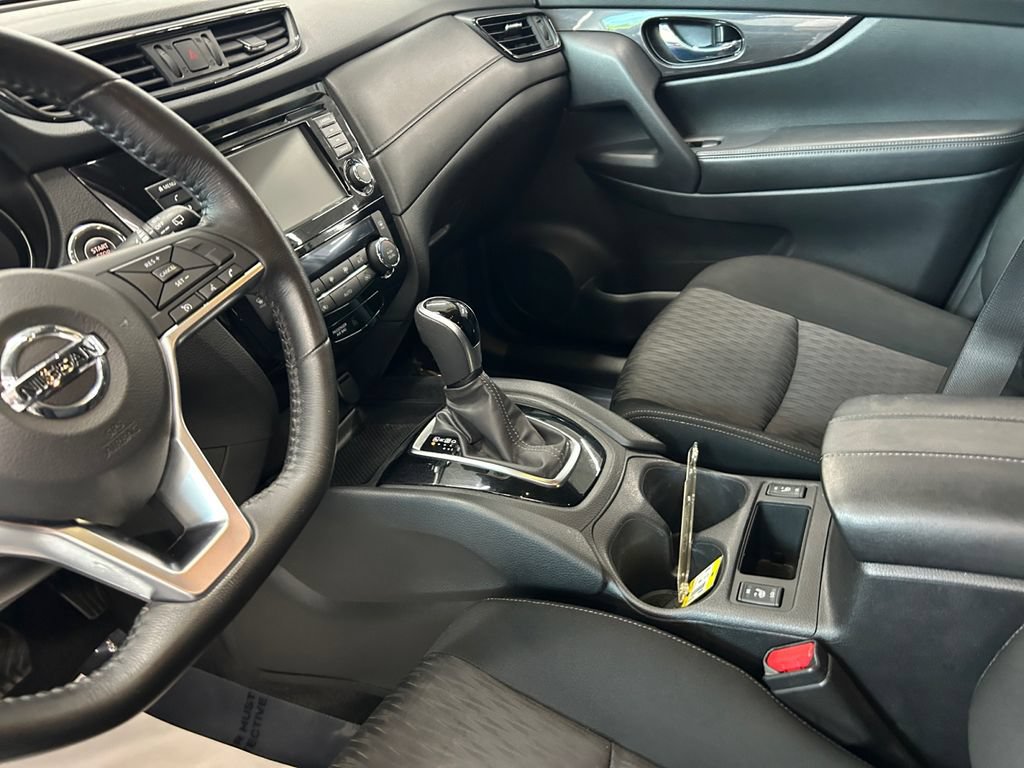 Used 2020 Nissan Rogue SV AWD/4WD image 10