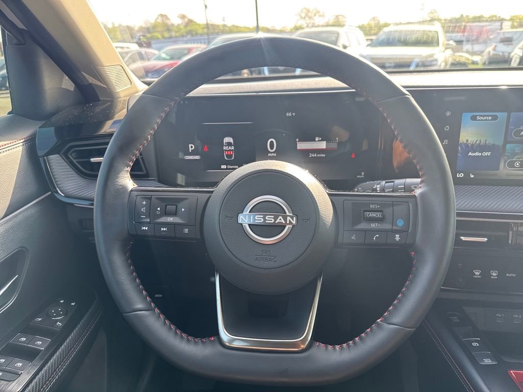 Used 2025 Nissan Kicks SR w/ SR Premium Package image 25