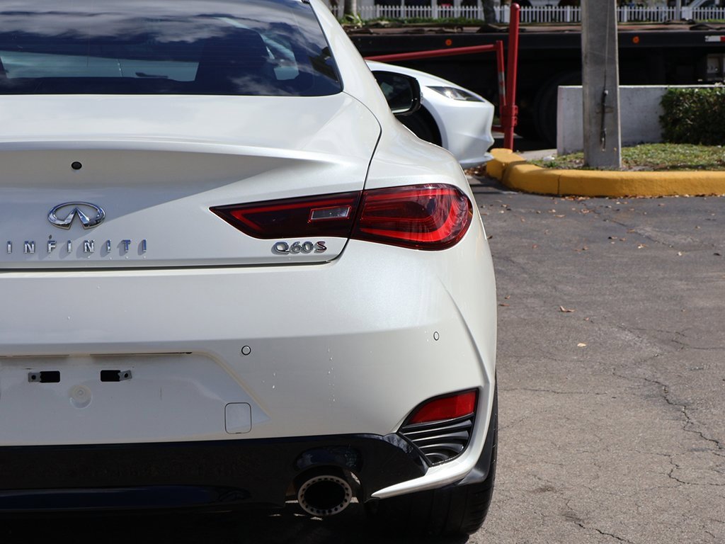 Used 2020 INFINITI Q60 Red Sport 400 image 17