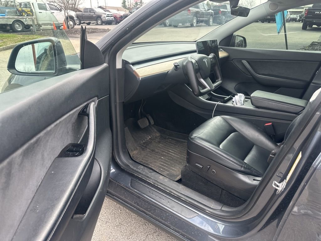 Used 2021 Tesla Model Y Long Range image 7