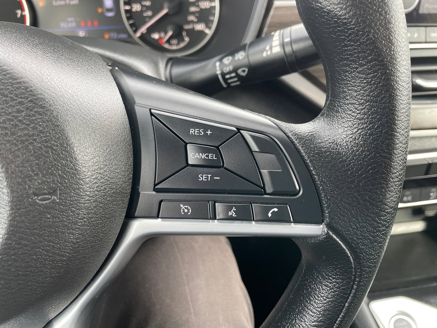 Used 2025 Nissan Altima 2.5 SV FWD image 20