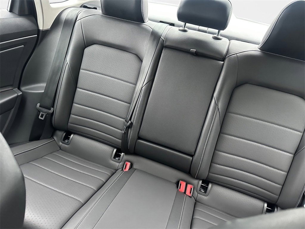 Used 2023 Volkswagen Jetta SE image 9