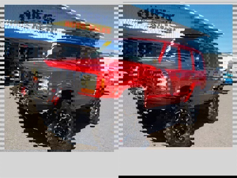 Used 2000 Jeep Cherokee Sport image 1