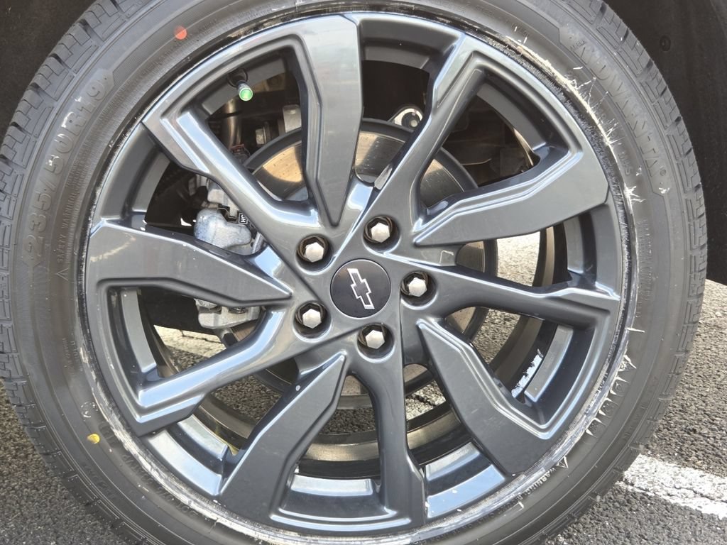 Used 2023 Chevrolet Equinox RS FWD image 15