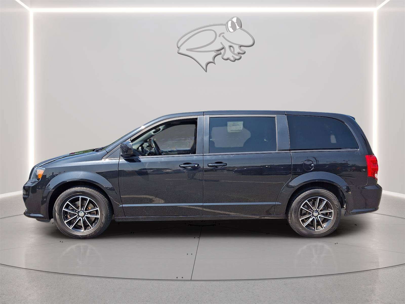 Used 2018 Dodge Grand Caravan SE FWD image 7