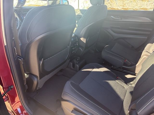 New 2026 Jeep Grand Cherokee L Laredo image 13