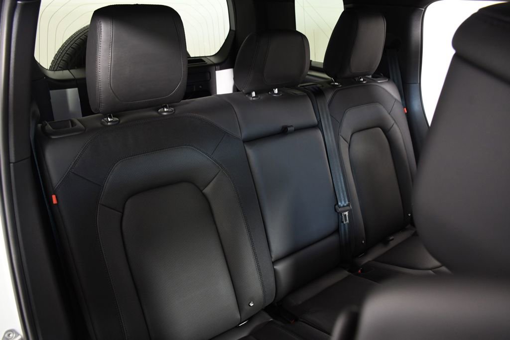 Used 2024 Land Rover Defender 110 X-Dynamic SE image 23