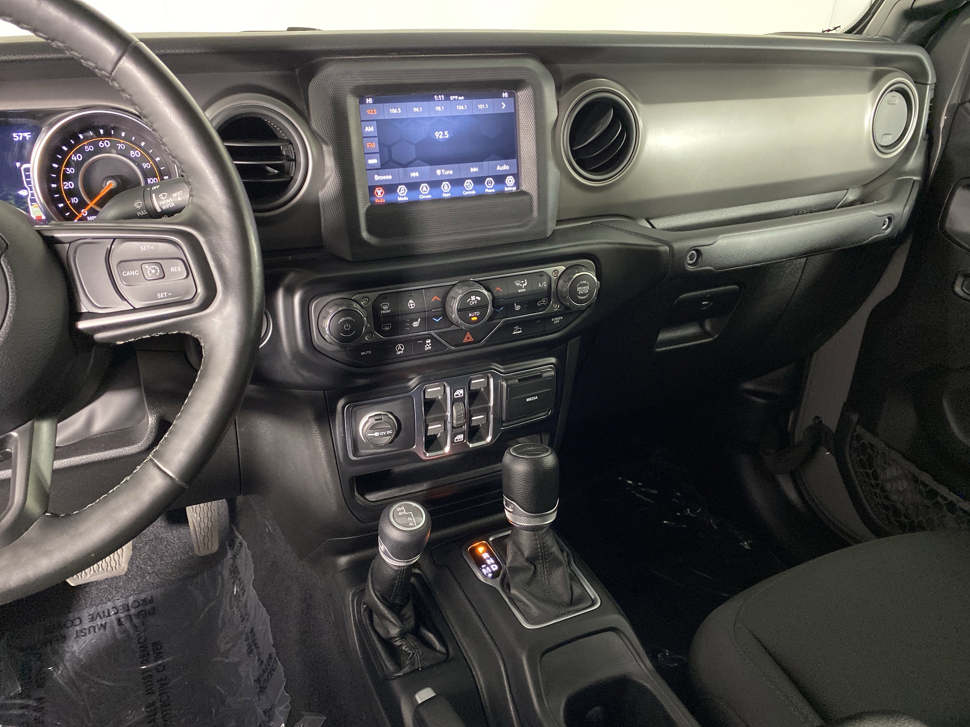 Used 2022 Jeep Gladiator Willys AWD/4WD image 27