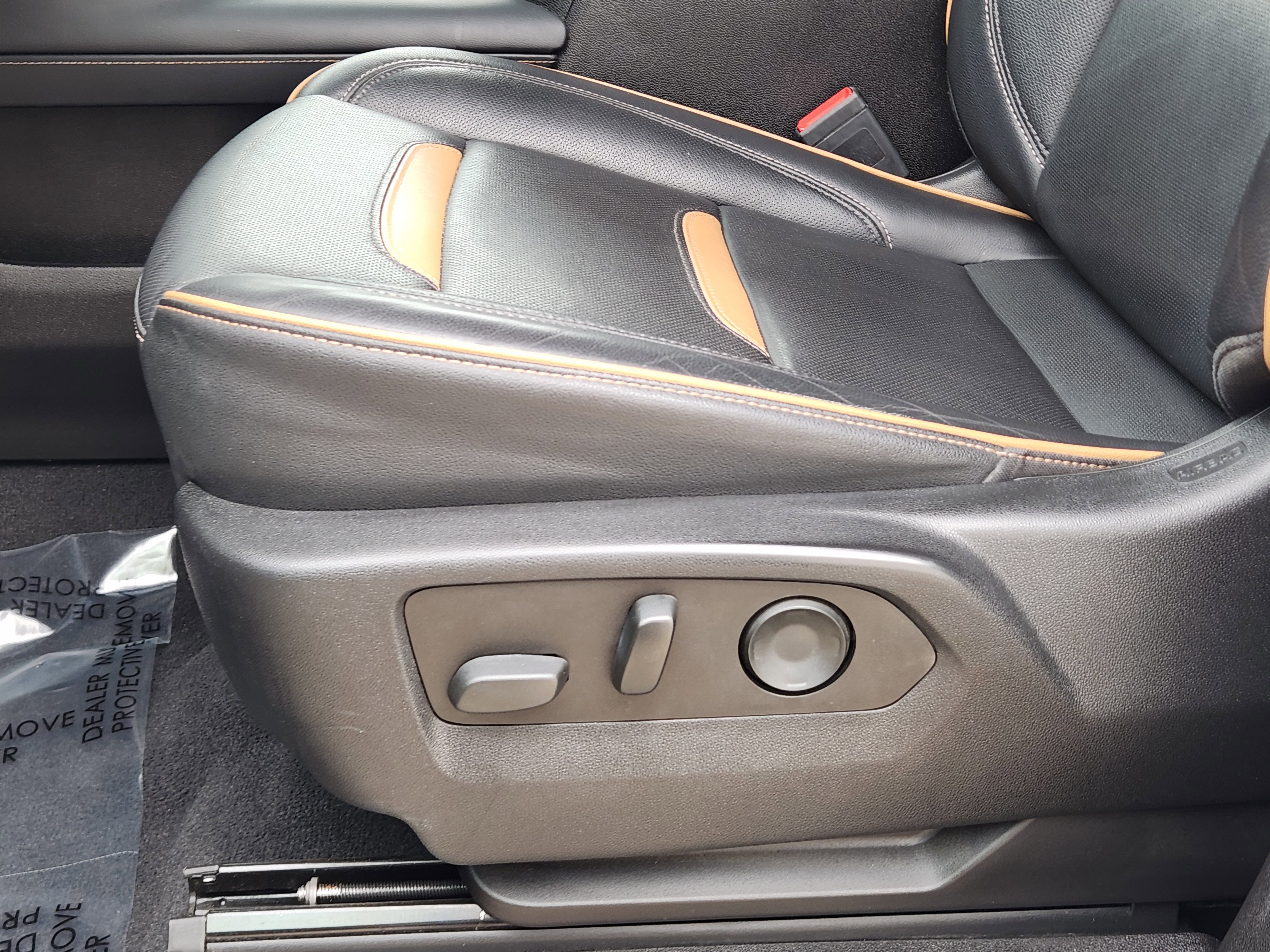 Used 2022 GMC Yukon AT4 w/ AT4 Premium Package image 22