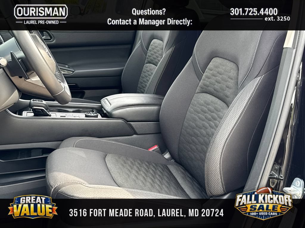 Used 2025 Nissan Pathfinder SV AWD/4WD image 6