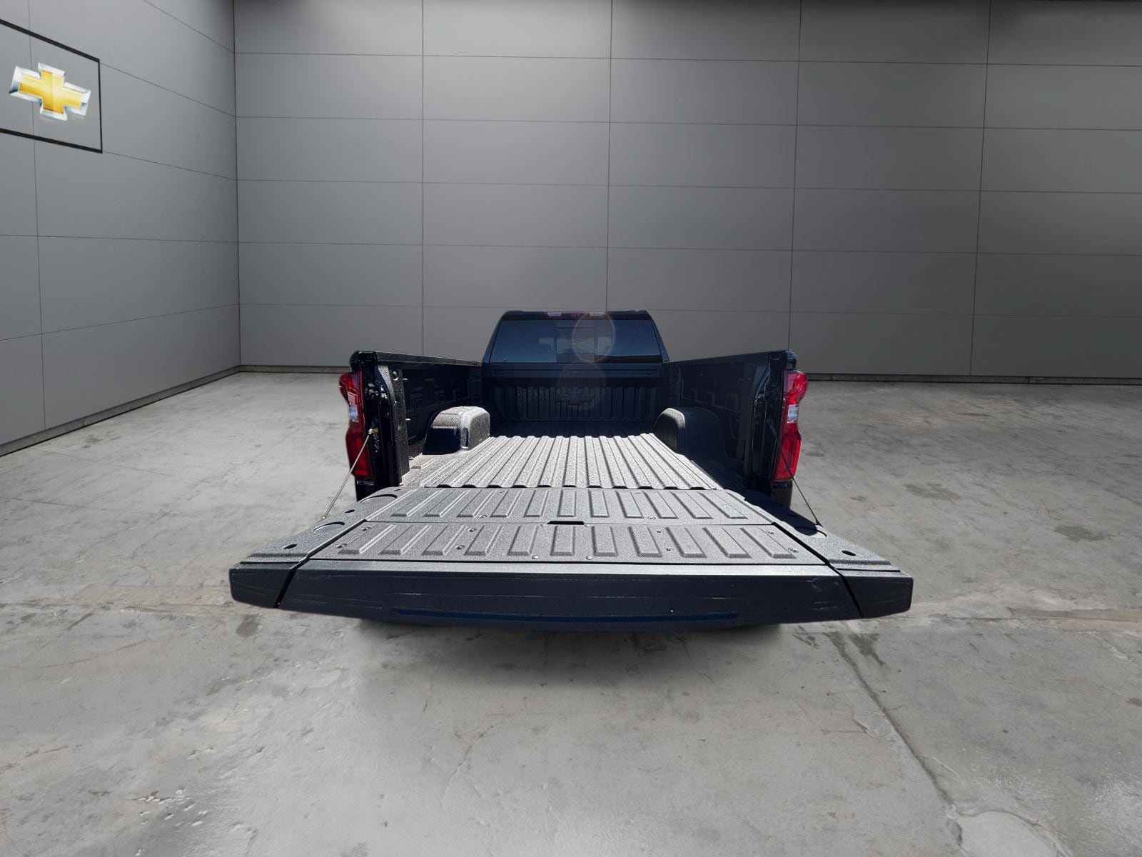 New 2026 Chevrolet Silverado 1500 LTZ w/ LTZ Premium Package AWD/4WD image 19