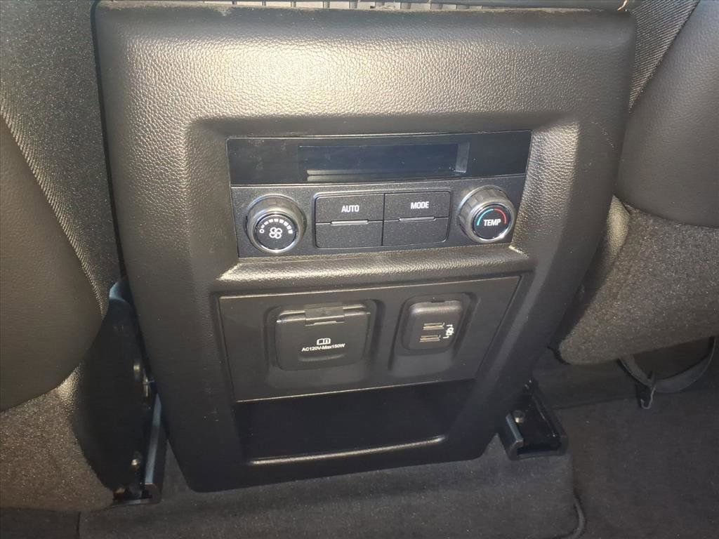 Used 2021 Chevrolet Traverse LT w/ LT Premium Package image 12