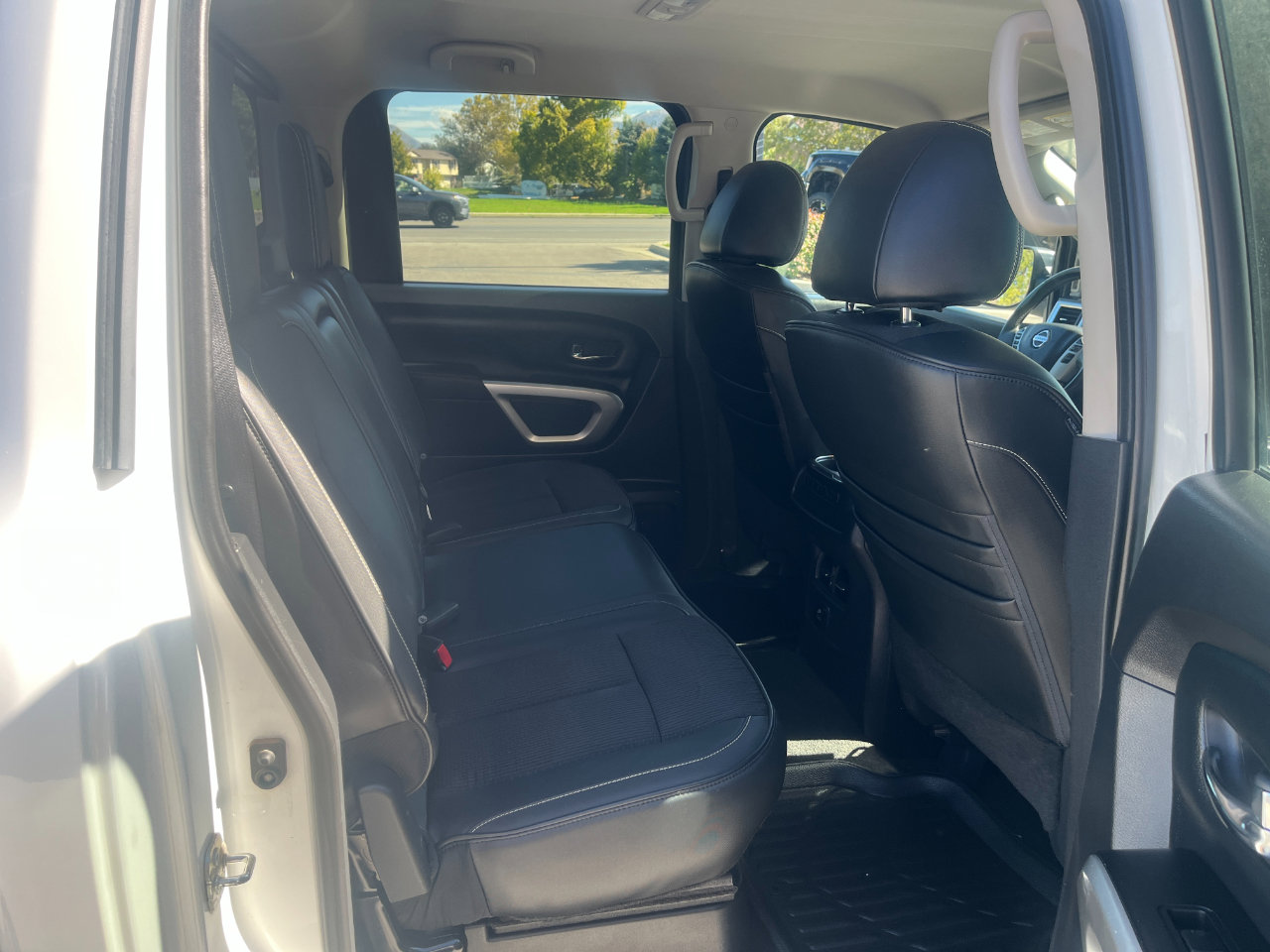 Used 2018 Nissan Titan PRO-4X image 6