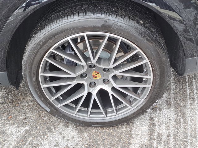 Certified 2021 Porsche Cayenne image 13