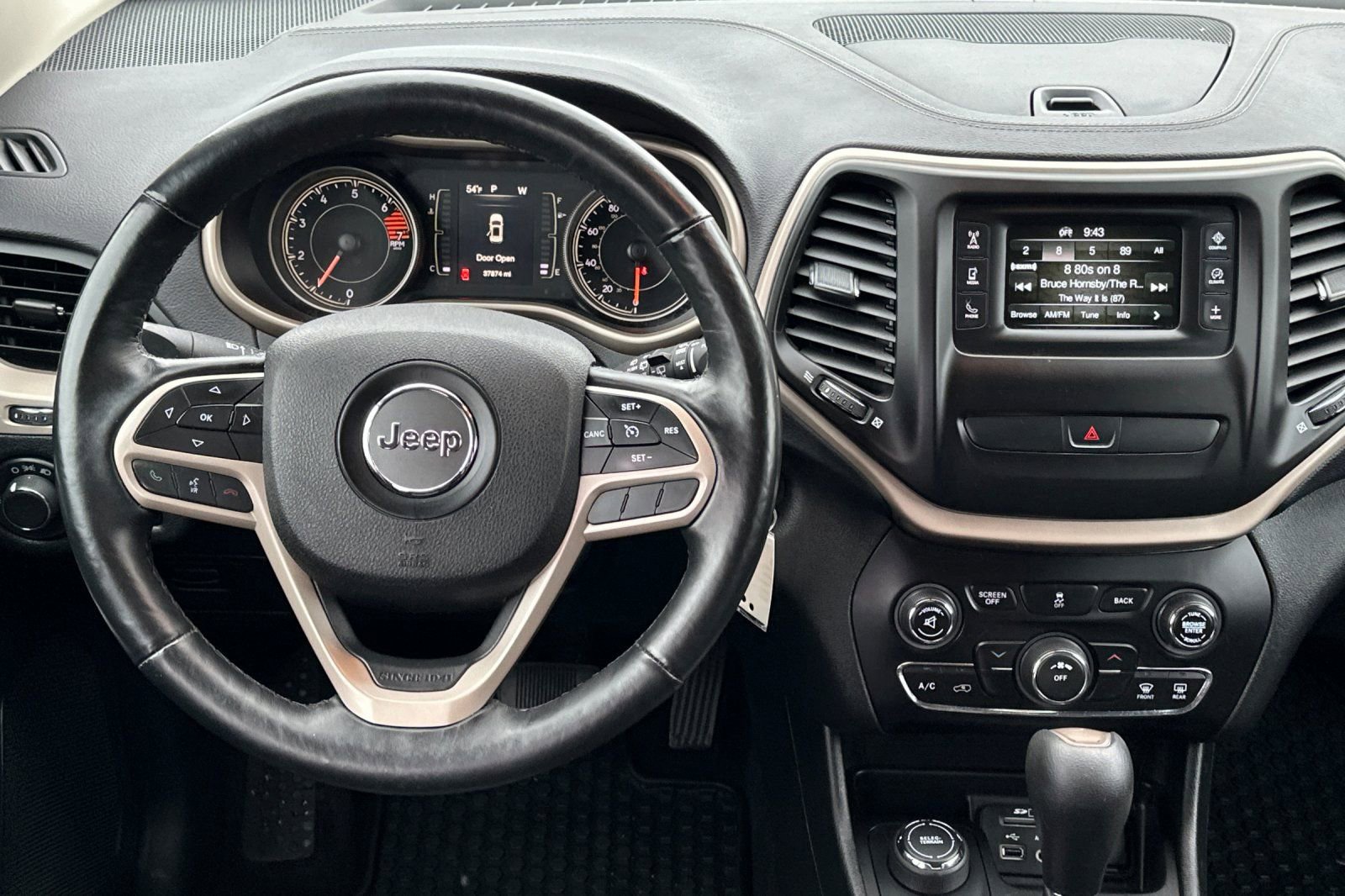 Used 2017 Jeep Cherokee Sport w/ Cold Weather Group AWD/4WD image 14