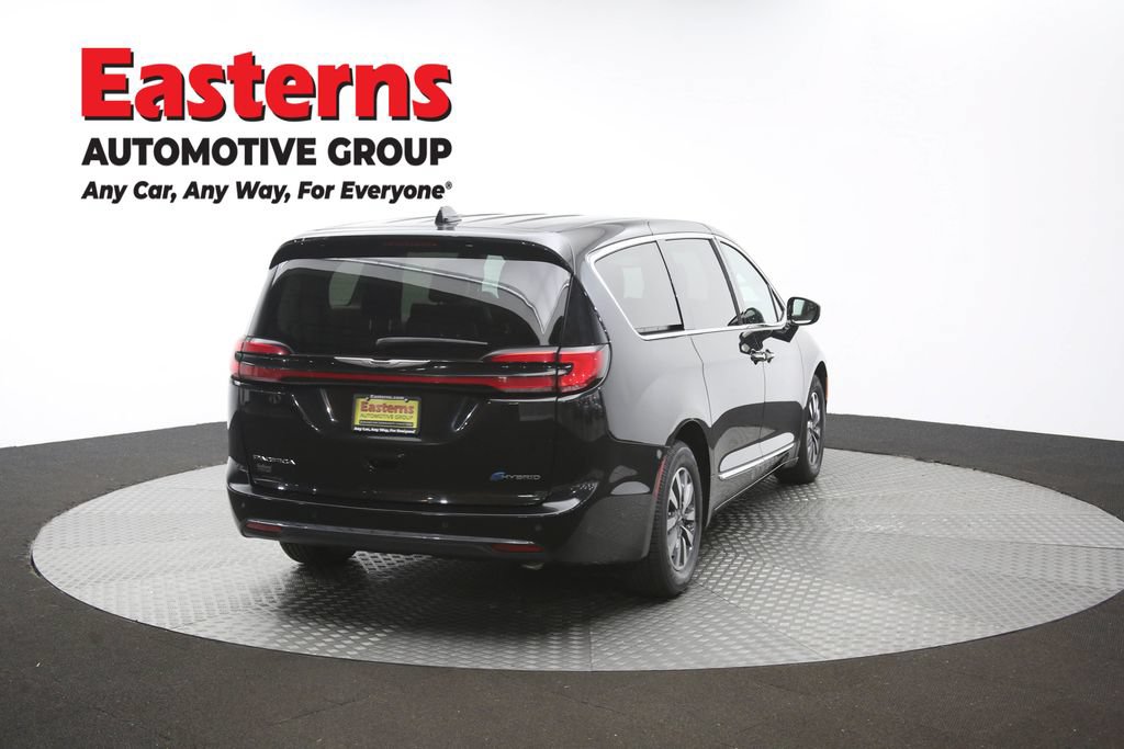 Used 2023 Chrysler Pacifica Limited FWD image 43